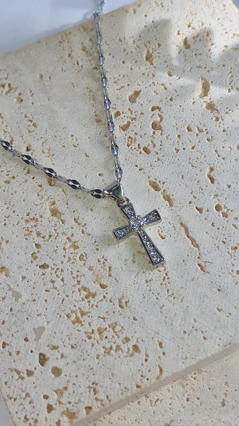 Chenelle Simple Cross Pendant