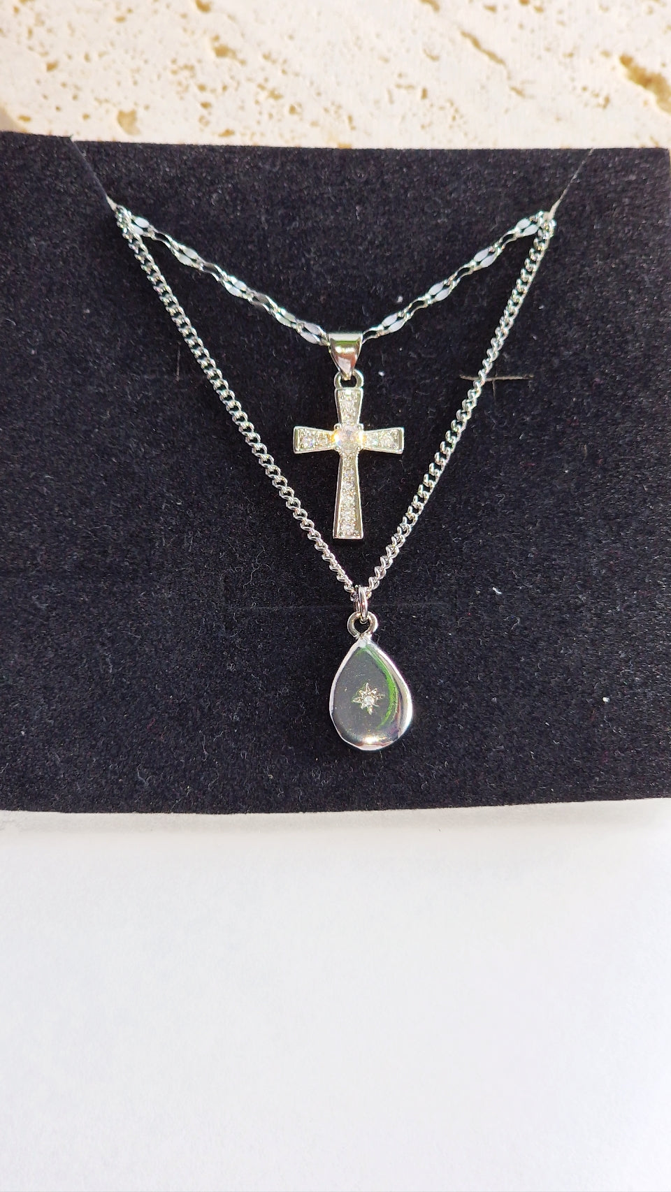 Chenelle Simple Cross Pendant