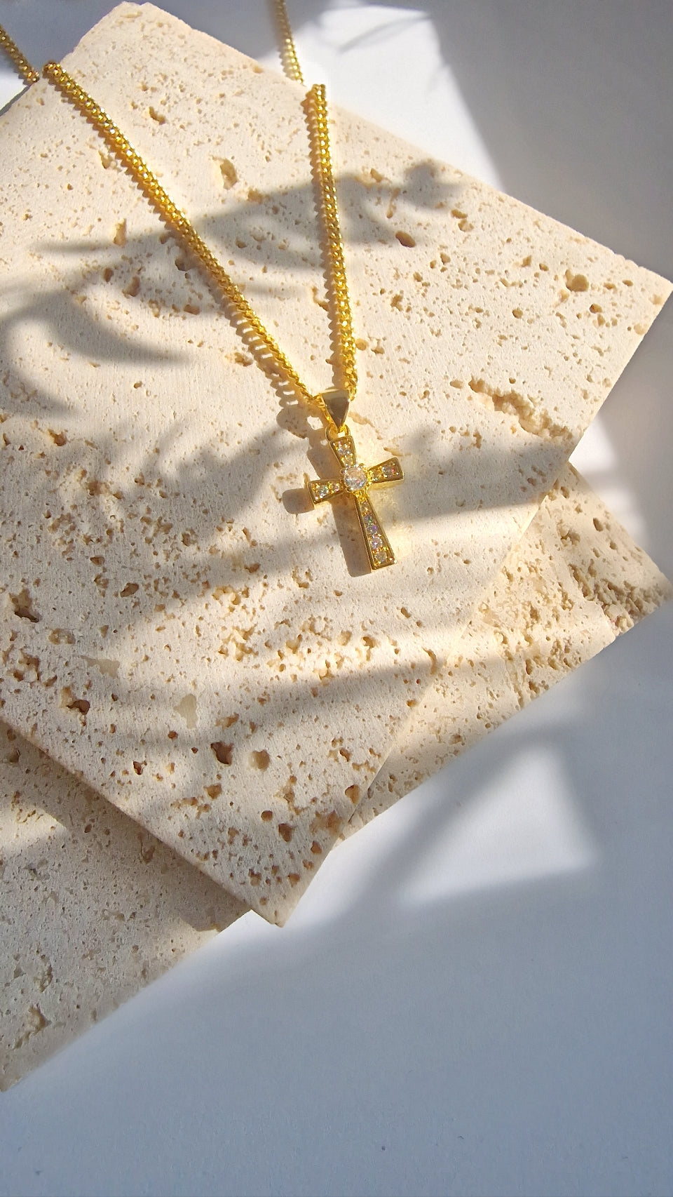 Chenelle Simple Cross Pendant