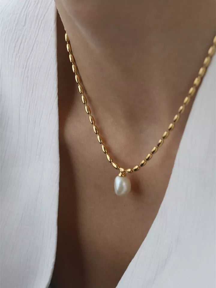 Megara Pearl Necklace