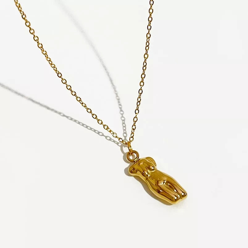 Woman pendant necklace