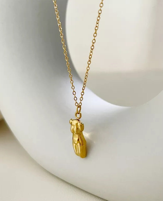 Woman pendant necklace